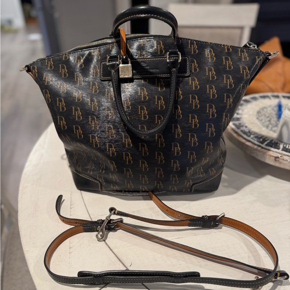 Dooney & Bourke Vanessa Bag - Picture 1 of 4